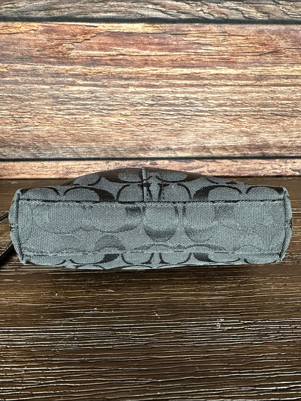 Coach Vintage Legacy Black Signature Wristlet with turn lock top! - Picture 5 of 6